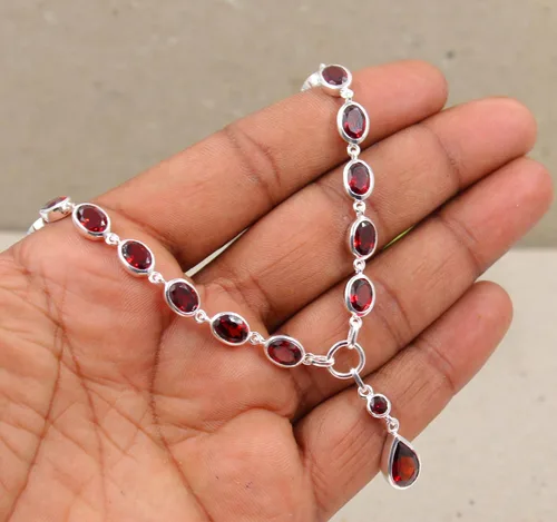 Vista 2 de Collar de granate de diseñador, conjunto de joyas de granate, collar de granate facetado, joyería de granate, pendiente de regalo para mujer