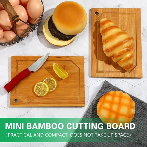 Vista 3 de Paquete de 10 mini tablas de cortar, 7.9 x 5.5 x 0.4 pulgadas, estilo de ranura de jugo Charcuterie Bamboo Appetizer Serving Boards for Weddings