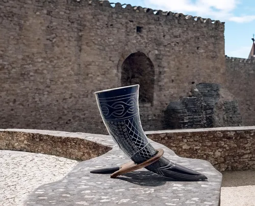 Vista 9 de Taza de cuerno vikingo, jarra hecha a mano de estilo nórdico con soporte, auténtica taza medieval de Ale, ideal para festivales renacentistas
