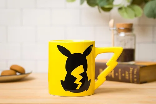 Vista 7 de Silver Buffalo Taza de cerámica con asa esculpida en 3D de Pokémon Pikachu con rayo, 20 onzas (591 ml)
