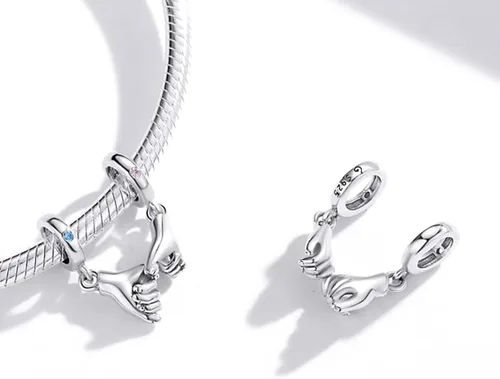 Vista 2 de VOROCO Dije de plata de ley 925 con forma de corazón para pulsera, Navidad, día de la madre, cumpleaños, joyería perfecta para mamá, abuela, hija