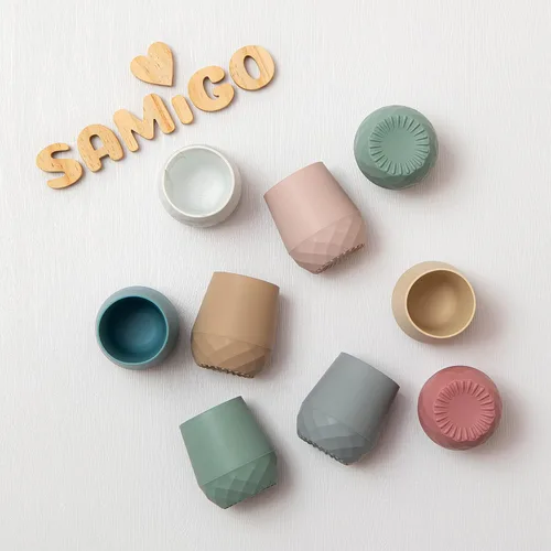Vista 7 de SAMiGO Tazas de silicona para bebés de 6 a 12 meses, pequeñas tazas abiertas para entrenamiento y beber agua, suministros para el destete guiado por