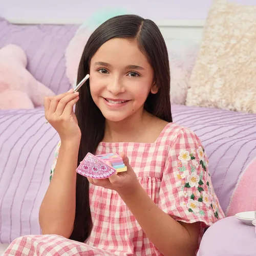 Vista 6 de ¡Eso toma el pastel! Paleta de cosméticos a partir de 8 años