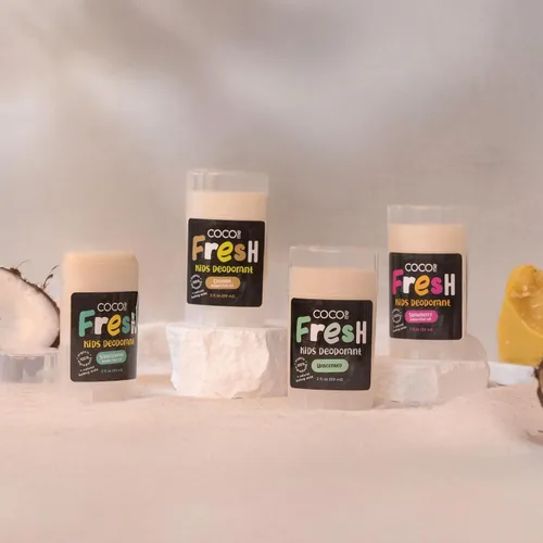 Vista 2 de CoCo Me Desodorante para niños sin aluminio con aroma a coco, desodorante orgánico y natural para niños, niños y niñas, desodorante hidratante suave