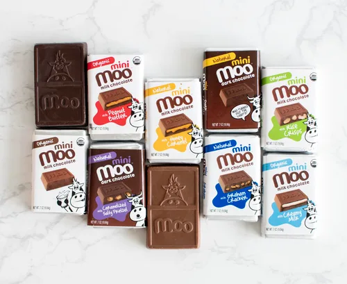 Vista 6 de Moo Chocolates ' Mini barras de chocolate negro sólido natural, 0.7 onzas (14 unidades)
