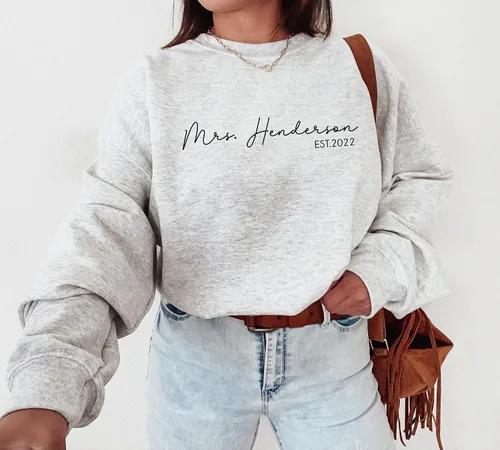 Vista 4 de Sudadera de la señora - Sudadera personalizada de la señora - Nueva señora - Pijamas de luna de miel - Regalo de boda - Regalo de futura Sra. Varios