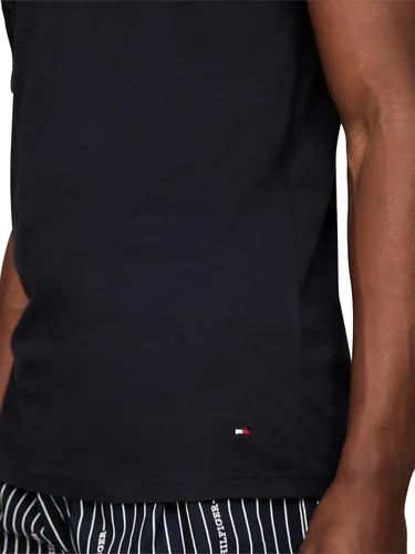 Vista 4 de Tommy Hilfiger Camisetas interiores de algodón clásicas con cuello redondo para hombre, paquete de 3