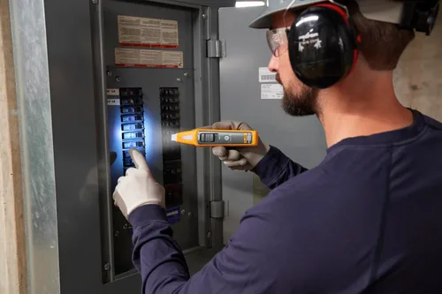 Vista 4 de Fluke BK120 SmartTrace Buscador de Disyuntores y Probador de Enchufes