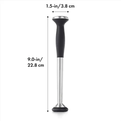Vista 3 de OXO SteeL Muddler con cabeza de nailon antiarañazos y agarre antideslizante suave, plateado, colador de cóctel SteeL de 9 pulgadas, acero