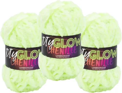 Vista 14 de Lion Brand Yarn Chenilla Resplandeciente DIY, Hilo Grueso, Glow Worm, 1 Paquete Gusano resplandor