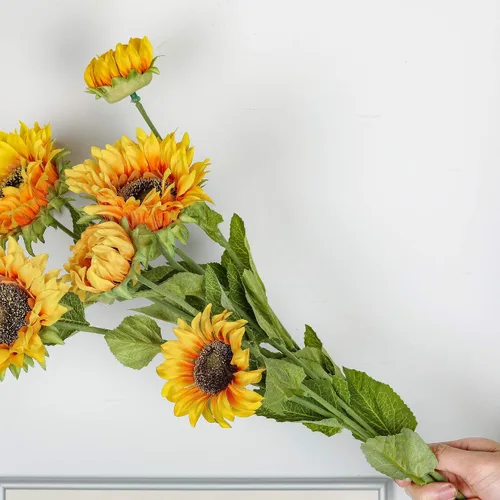 Vista 6 de Girasoles artificiales, 6 ramas de tallo de 29 pulgadas de largo con 3 flores artificiales para boda, ramo de novia, decoración del hogar, centros