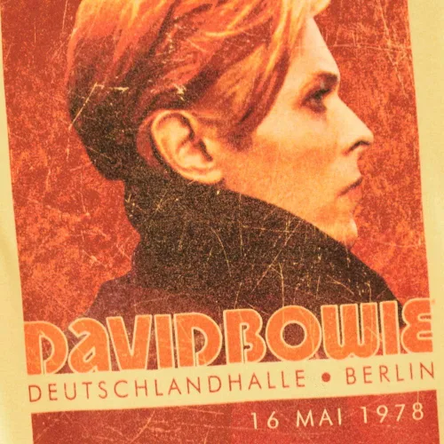 Vista 5 de David Bowie Stage Tour Berlín '78 T Shirt & Stickers