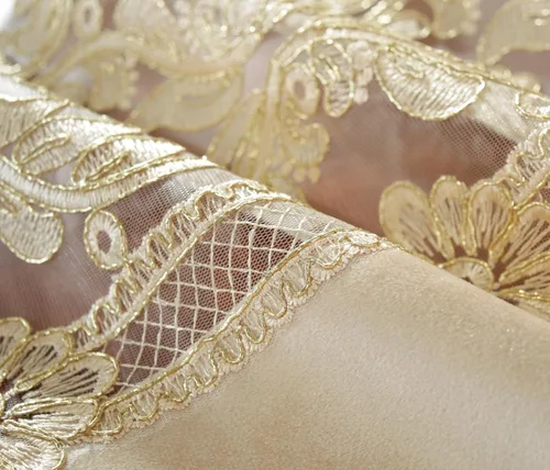 Vista 4 de DIGNFYING - Mantel de terciopelo italiano de encaje, retro, bohemio, rústico, elegante, rectangular, bordado, dorado, para fiesta de Navidad