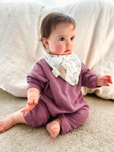 Vista 7 de Crane Baby Juego de baberos de muselina suave, ajustable y absorbente, estilo bandana para niños y niñas, animales del bosque, 3 piezas, 18.5 x 9