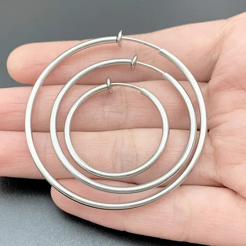 Vista 6 de HAISWET Juego de 3 aretes de aro de acero inoxidable con clip grande en tono plomizo