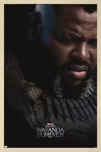 Vista 7 de Trends International Marvel Black Panther: Wakanda Forever - Póster de una hoja de M'Baku Versión enmarcada Barnwood