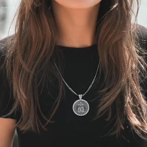 Vista 9 de INFUSEU Regalos religiosos únicos para hombres y mujeres, collares con colgante de San Miguel, San Cristóbal, San Benito, Virgen María