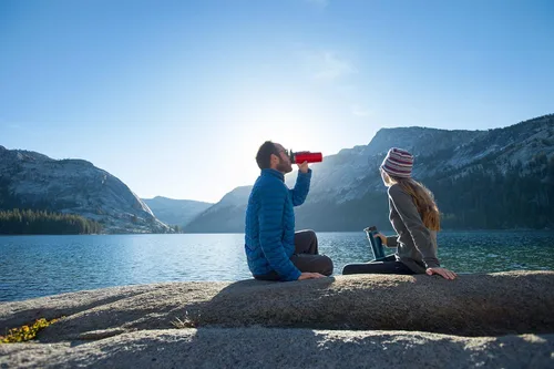 Vista 7 de Mug CamelBak, fundido y cerrado al vacío, de 16 onzas, para viajes