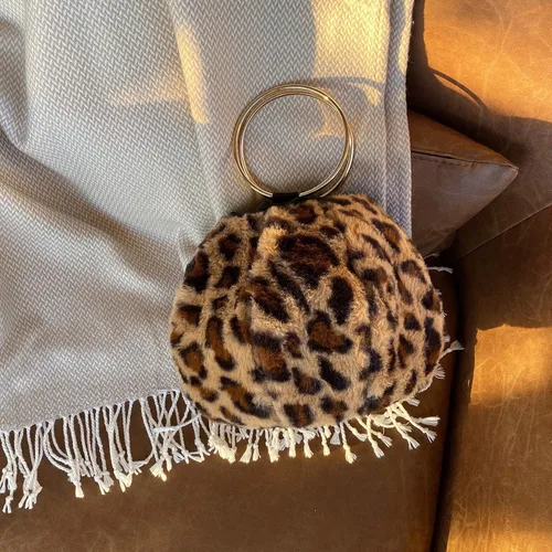 Vista 3 de Bolso redondo de piel con asa superior para mujer, bolso de mano con asa de anillo, cadena de embrague