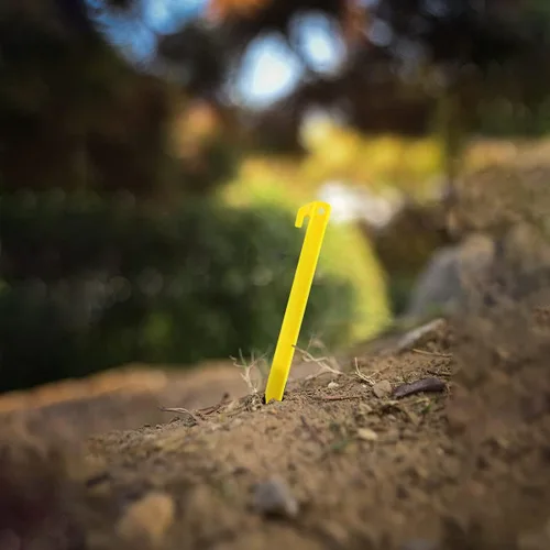 Vista 5 de Paquete de 10 estacas de plástico para tienda de campaña, estacas de anclaje resistentes de 6 pulgadas para camping, jardinería, paisajismo