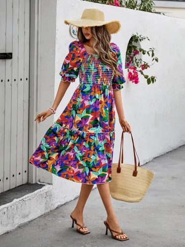 Vista 4 de PRETTYGARDEN Vestido midi casual de verano para mujer, manga abombada, cuello cuadrado, acampanado, bohemio, floral, fruncido