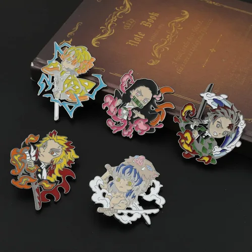 Vista 7 de Anime Slayer - Juego de pines de llavero Figuras de dibujos animados 9 Hashiras Mini Katana Sword Llaveros Esmalte Pin Joyería Hombres Mujeres