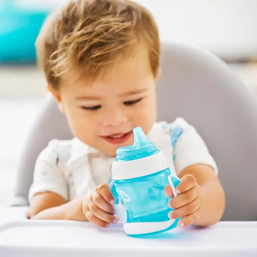 Vista 2 de Munchkin® Gentle™ Transition Sippy Trainer Cup, 4 Onzas, Paquete de 2, Azul
