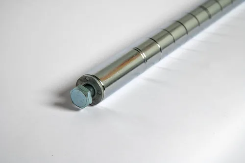Vista 4 de Postes de estantería de alambre cromado de acero inoxidable – Juego de 4 postes (14 pulgadas) – Resistentes, grado comercial para estantes