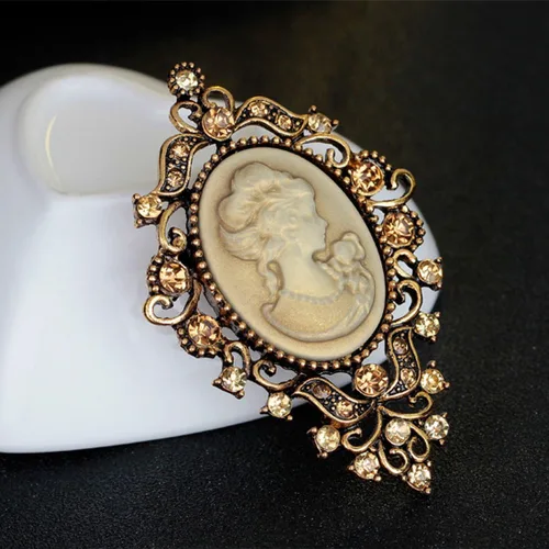 Vista 4 de JJTZX Gargantilla victoriana de encaje de terciopelo negro cameo gótico para mujer, collar y broche de regalo para ella, Terciopelo, No es una