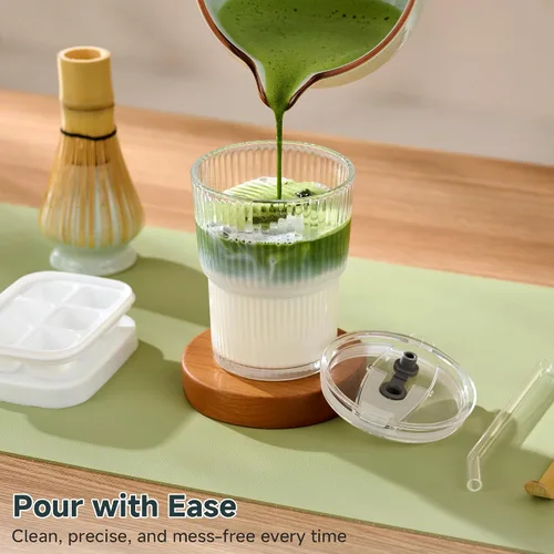 Vista 5 de Juego de batidor de matcha, kit completo de matcha con cuenco, batidor y soporte de bambú, cuchara, tamiz, taza de vidrio con tapa y pajita, bandeja