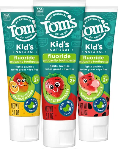 Vista 10 de Tom's of Maine Pasta dental natural sin flúor para niños, a partir de 2 años, Fresa Divertida, 5.1 oz. Paquete de 3 (de vuelta en fórmula original)