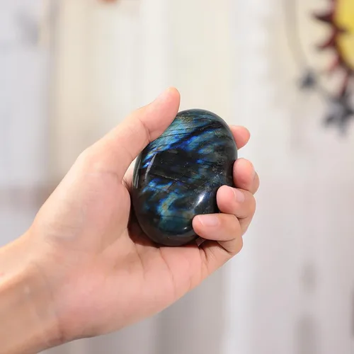 Vista 5 de Rockcloud Piedra de palma irregular natural pulida para el pulgar para ansiedad, equilibrio de chakras Azul