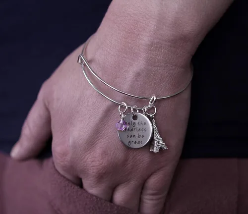 Vista 3 de Art Attack Silvertone Only Fearless Can Be Great Paris - Pulsera extensible con cuentas de la Torre Eiffel, Metal, Sin gemas.
