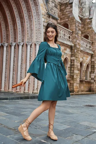 Vista 8 de Scarlet Darkness Vestido renacentista para mujer, manga larga, acampanado, medieval, cuello cuadrado, vestido de patinadora con bolsillos