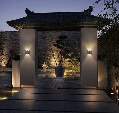 Vista 3 de Yosoan Moderna lámpara de pared LED IP65 impermeable con placa de respaldo, 8W 86V-265V blanco cálido 3000K aluminio interior exterior montaje