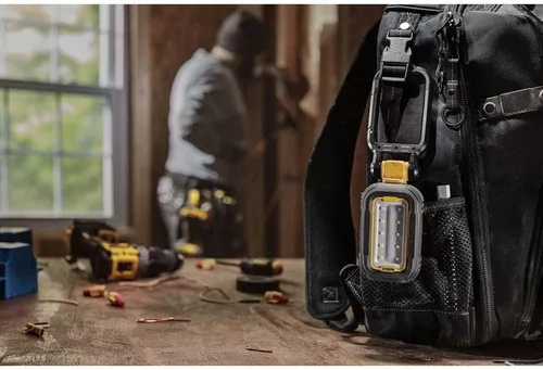 Vista 6 de DEWALT Luz LED, luz de trabajo potente y compacta, mango magnético, USB-C recargable (DCL182)