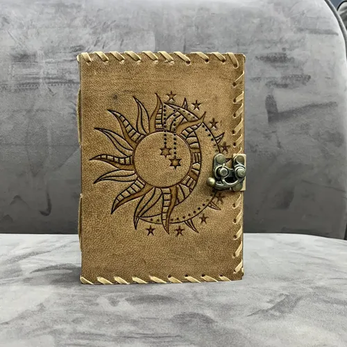 Vista 5 de Diario en relieve de Sun & Moon, diario de 240 páginas, diario vintage, diario de sol luna, cuaderno de bocetos de cuero, cuaderno de cuero, diario