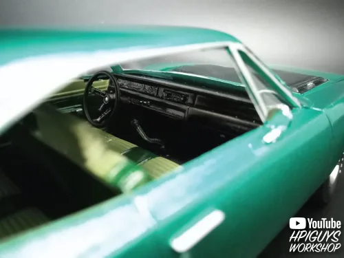 Vista 8 de AMT 1968 Plymouth Road Runner Kit de personalización Kit de modelo a escala 1:25