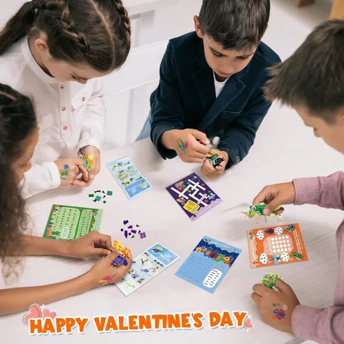 Vista 2 de Colplay - Juego de 24 bloques de construcción de insectos para el día de San Valentín Include Insect Building Blocks with Valentines Cards