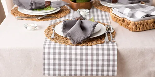 Vista 2 de DII Colección de mesa a cuadros Gingham, gris, camino de mesa, 14x72 pulgadas