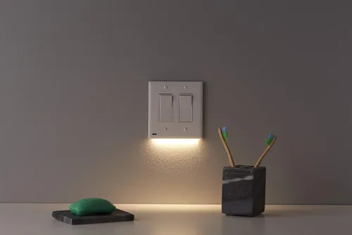Vista 3 de Paquete de 2 - SnapPower SwitchLight [para interruptores de luz de doble gang] - Placa de pared para interruptor de luz con luces LED nocturnas