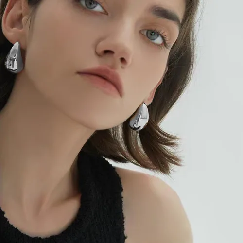 Vista 3 de Pendientes de lágrima de oro para mujer, aretes de gota de agua, aretes ligeros chapados en oro de 14 quilates, joyería de moda para mujeres y niñas