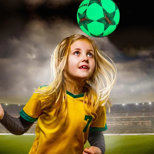 Vista 5 de Balón de Fútbol Personalizado que Brilla en la Oscuridad, Regalo de Balón de Fútbol Luminoso Personalizado con Nombre o Texto o Logotipo
