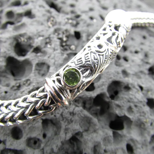 Vista 6 de Pulsera Turtle Manta Ray. Plata de Ley. Peridoto. 7 pulgadas.