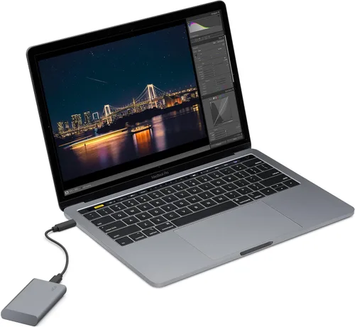 Vista 10 de LaCie Mobile Drive Secure - Unidad de estado sólido externa de 500 GB SSD portátil, color gris espacial, USB-C 3.2, para PC y Mac