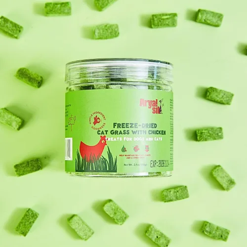 Vista 2 de Arya Sit! Hierba para gatos liofilizada con trozos de pollo – Control natural de bolas de pelo · Apoya la salud digestiva · Alto contenido