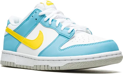 Vista 295 de Nike Kid's Dunk Low Sneaker