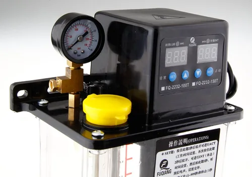 Vista 3 de Bomba de lubricación automática con pantalla digital dual de 110 V y 1.5 L con manómetro para máquinas herramienta, elevadores, lubricación de cadena