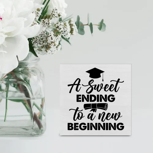 Vista 5 de Letrero de madera para decoración de escritorio con texto en inglés "Graduate a Sweet Ending to a New Beginning", caja de madera rústica, decoración