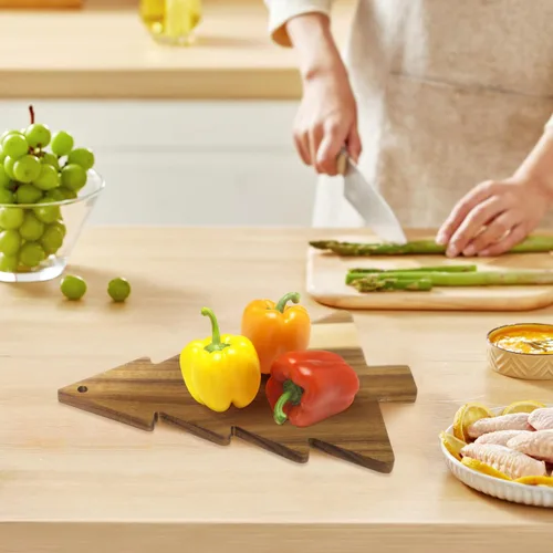 Vista 7 de Amosfun Tabla de cortar de árbol de Navidad, tabla de cortar de cocina, bandeja de servir de madera, placa de charcutería en forma de árbol, 9.5 x